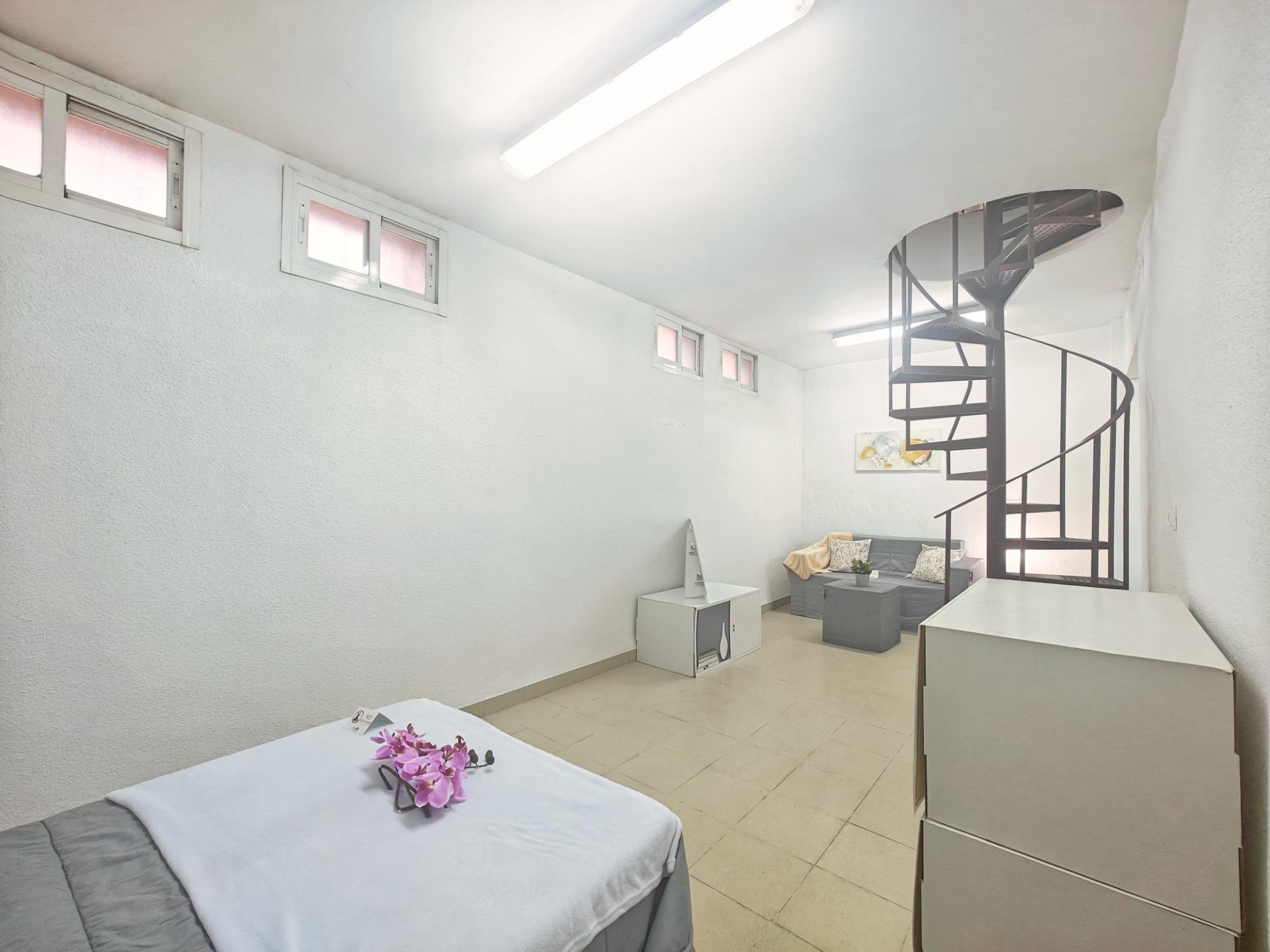 Oficina duplex versátil: El equilibrio perfecto entre Despac