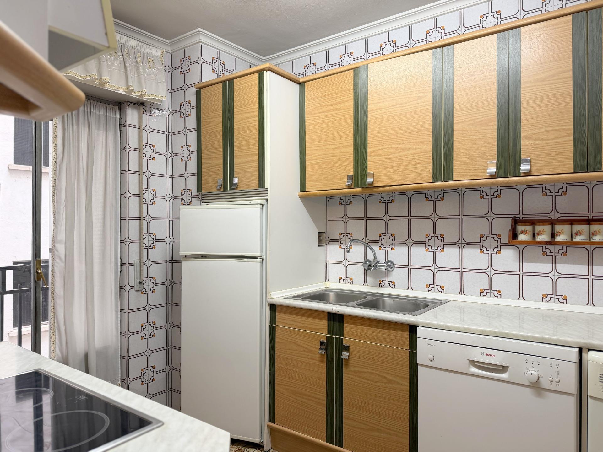 Gran oportunidad en el centro de Ávila: 4 dormitorios, terra - foto 11