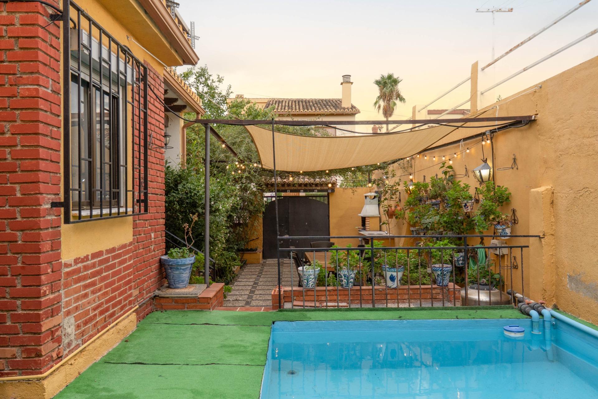 Chalet con Piscina en los Rebites a pocos metros de Granada  - foto 13