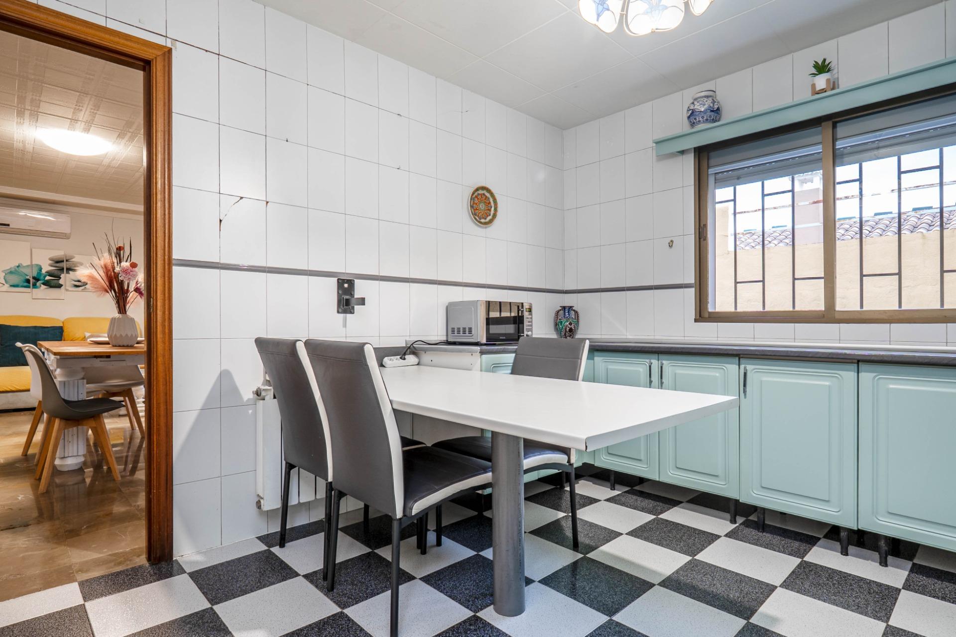 Chalet con Piscina en los Rebites a pocos metros de Granada  - foto 38