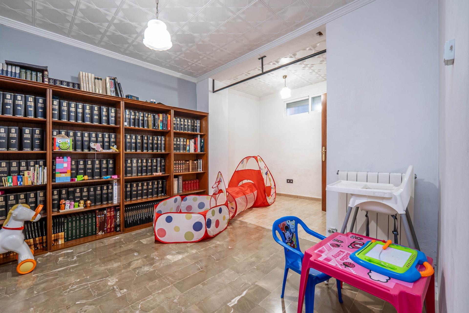 Chalet con Piscina en los Rebites a pocos metros de Granada  - foto 43