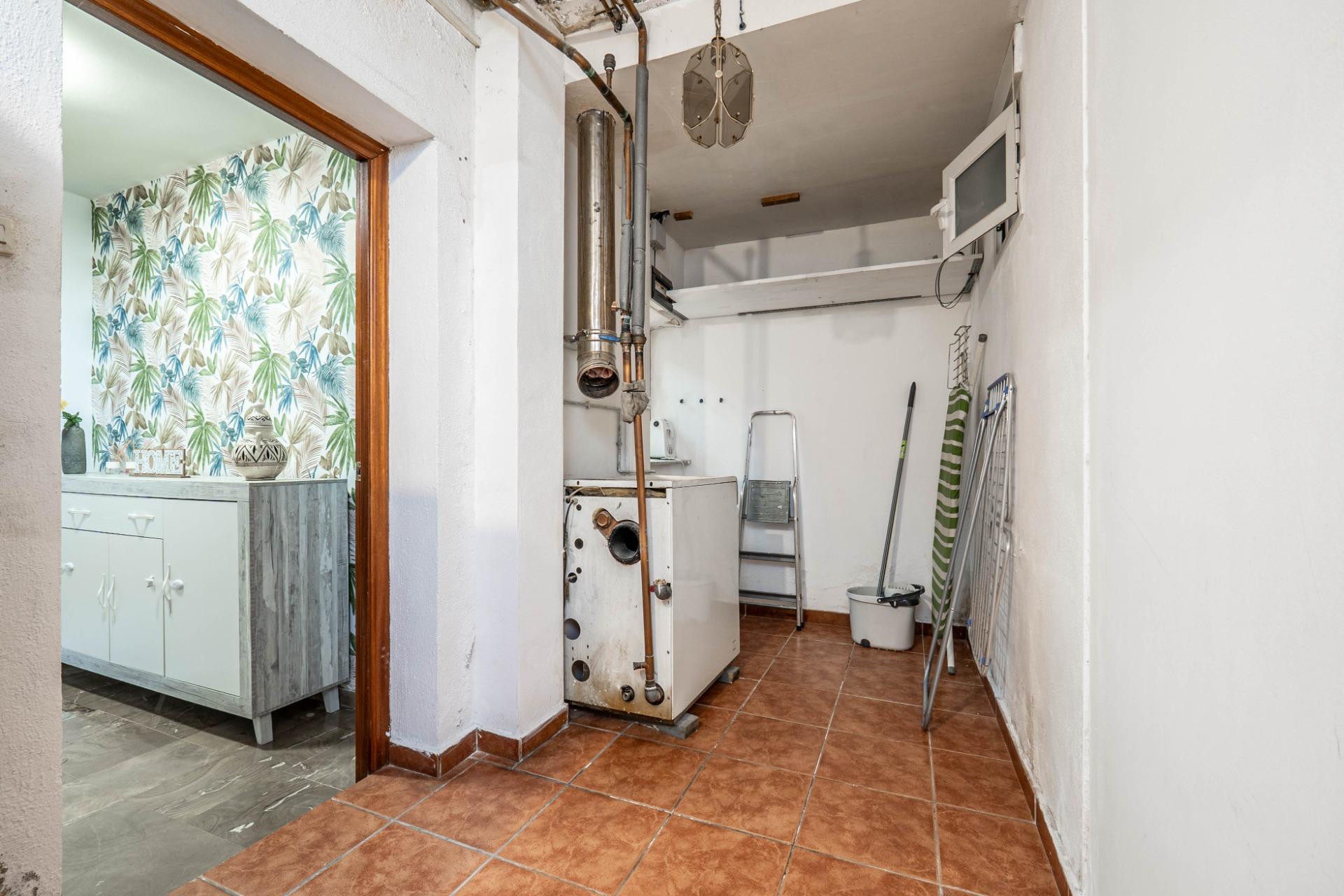 Chalet con Piscina en los Rebites a pocos metros de Granada  - foto 48