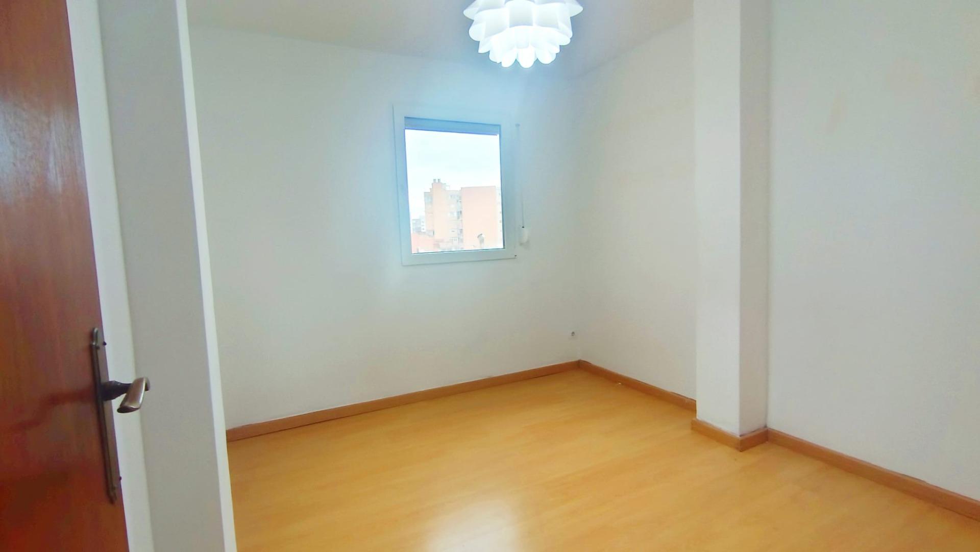 Gran piso de 3 dormitorios con vistas y mucha luz junto a la - foto 4