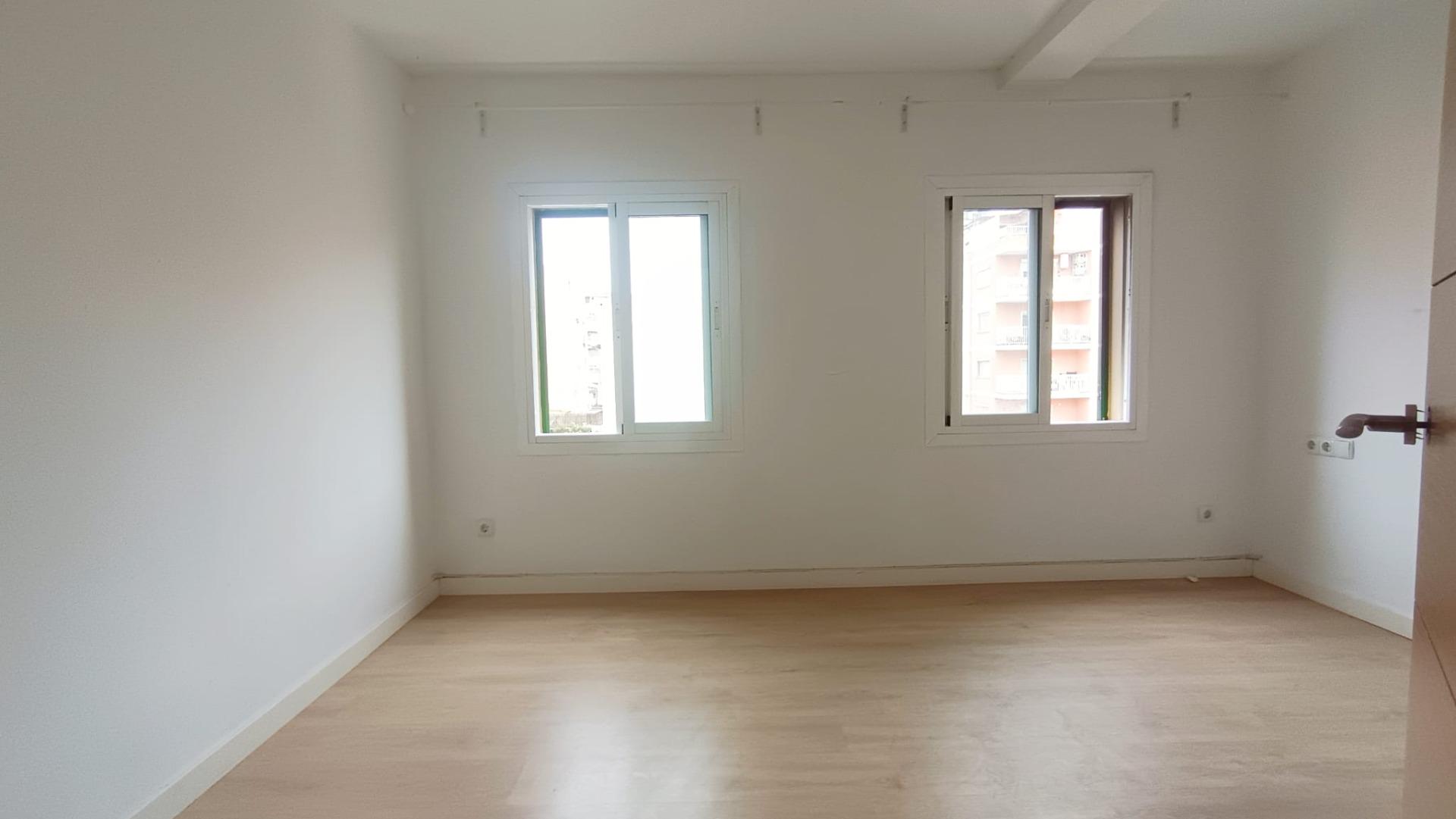 Oportunidad en Palma: piso reformado y amueblado con balcón  - foto 37