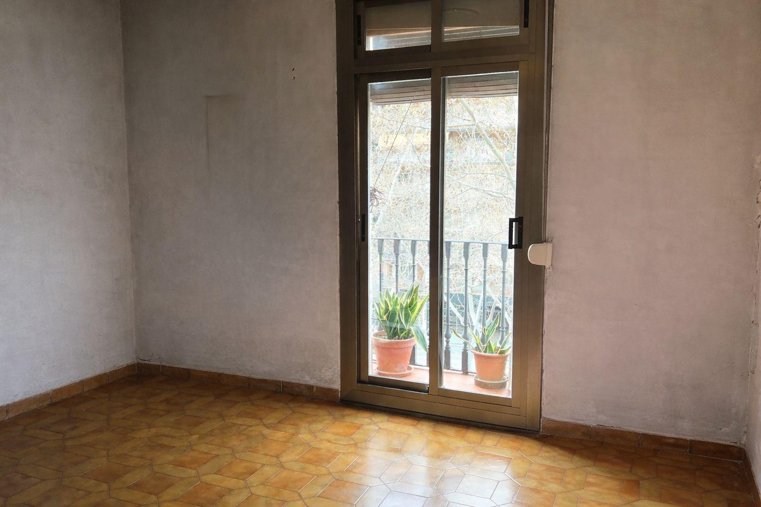 GRAN VIA  COMTE D’URGELL LUMINOSOS PISO A REFORMAR EN UBICAC - foto 8