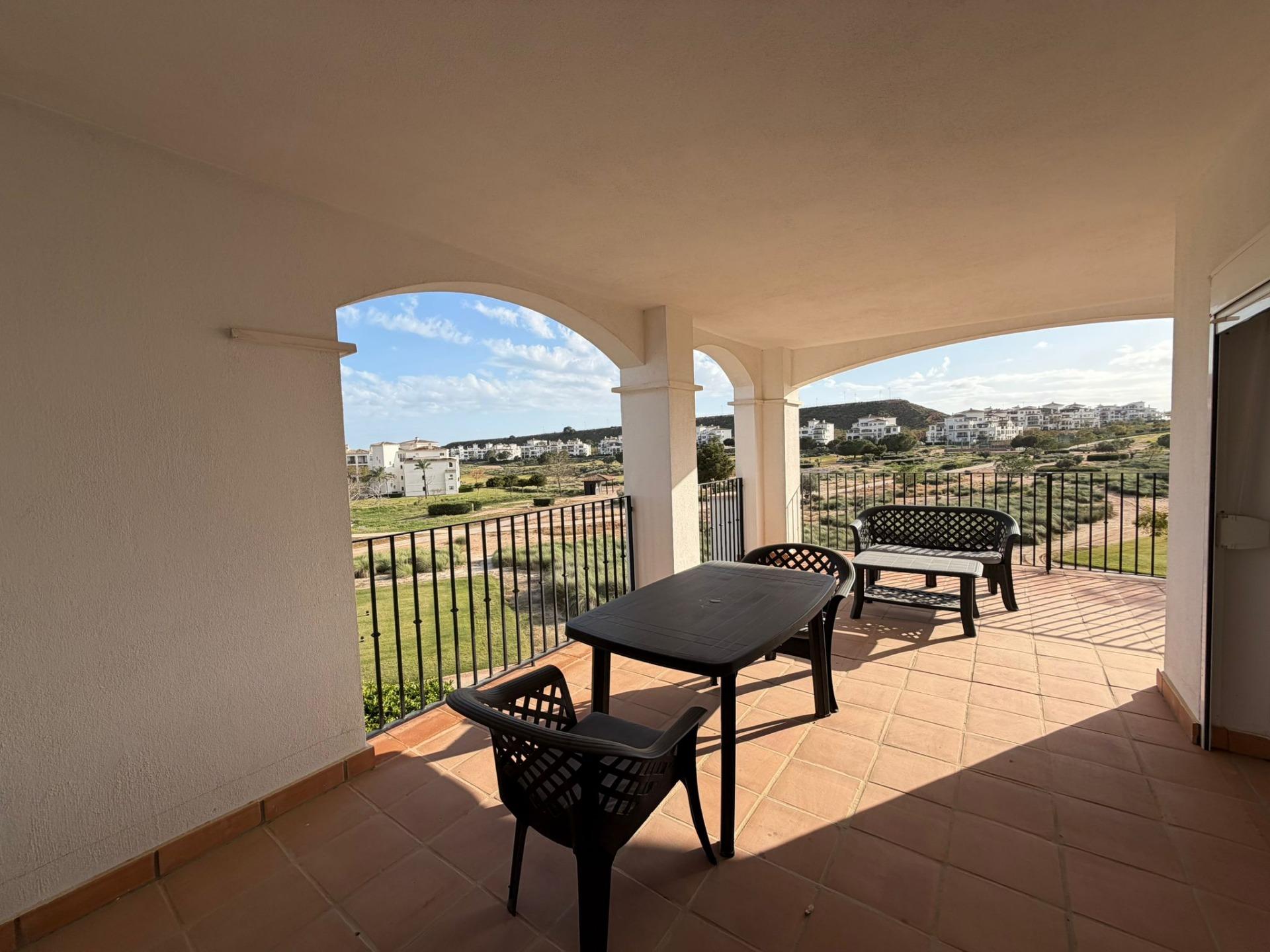 Piso en Alquiler, urbanización Riquelme. - foto 2