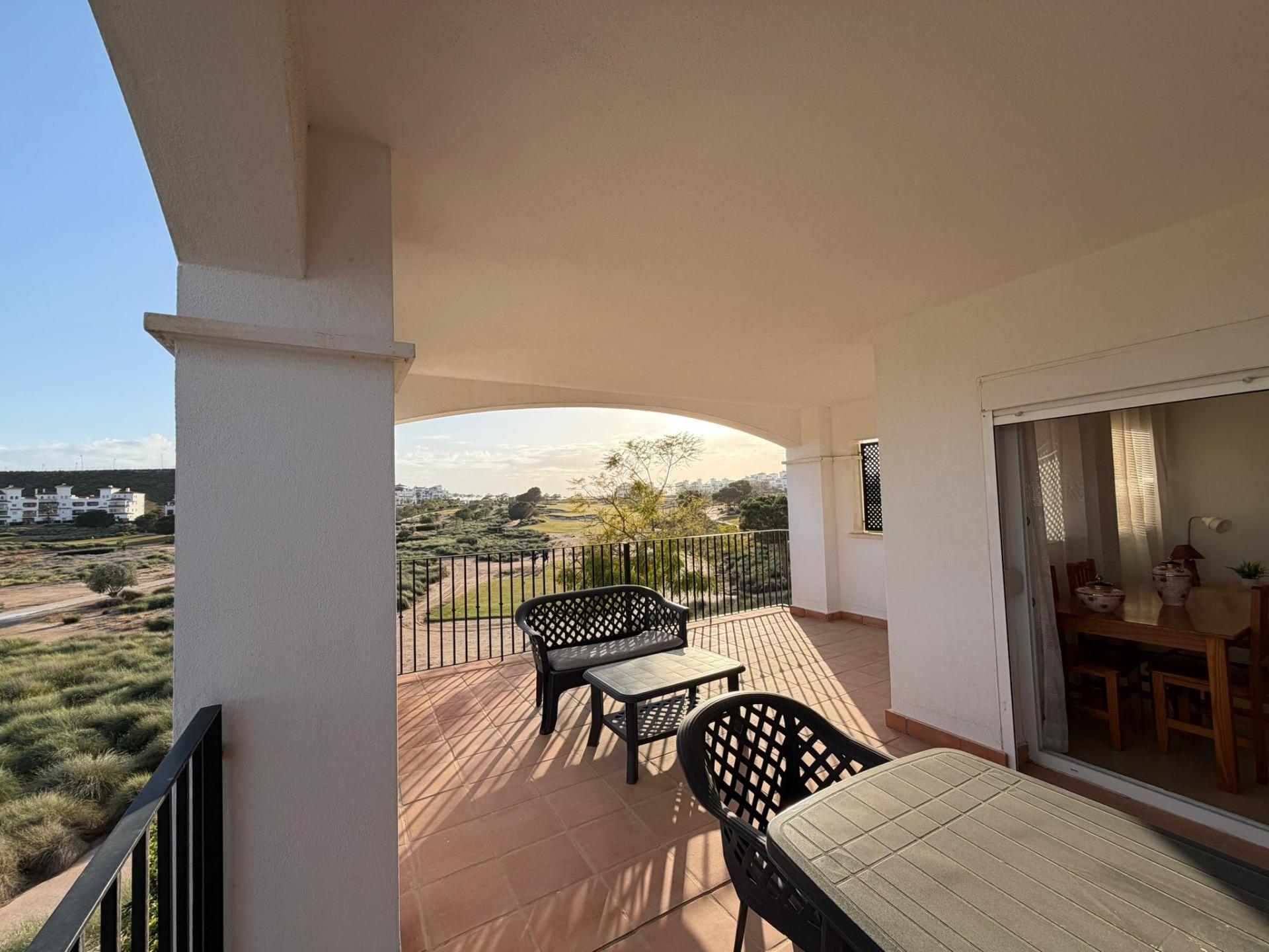 Piso en Alquiler, urbanización Riquelme. - foto 3