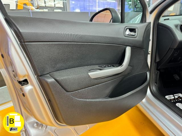 PEUGEOT 308 1.6 SPORT HDI 90Cv. - foto 22