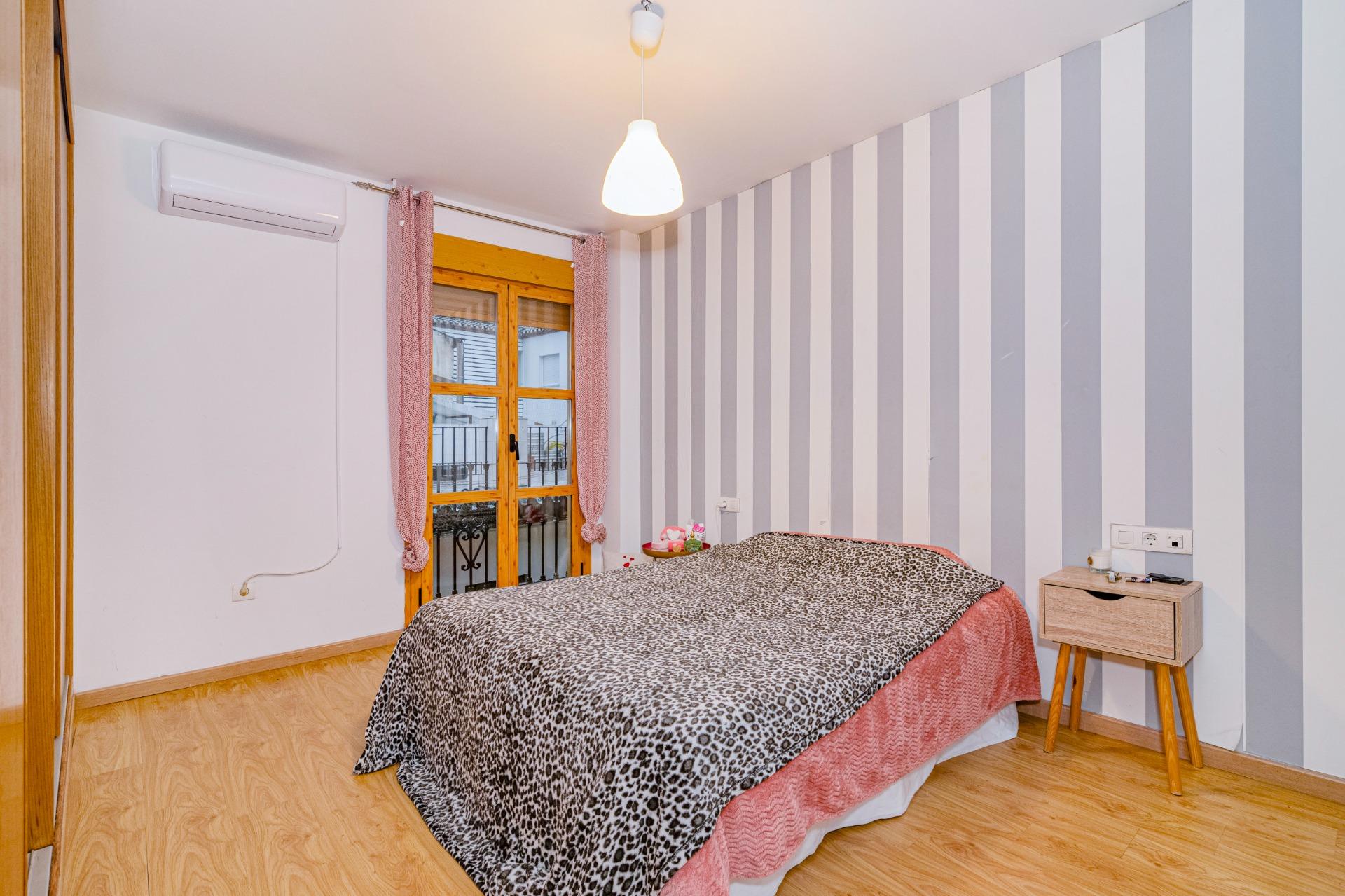 PRECIOSO DUPLEX JUNTO AL HOSPITAL REAL - foto 22