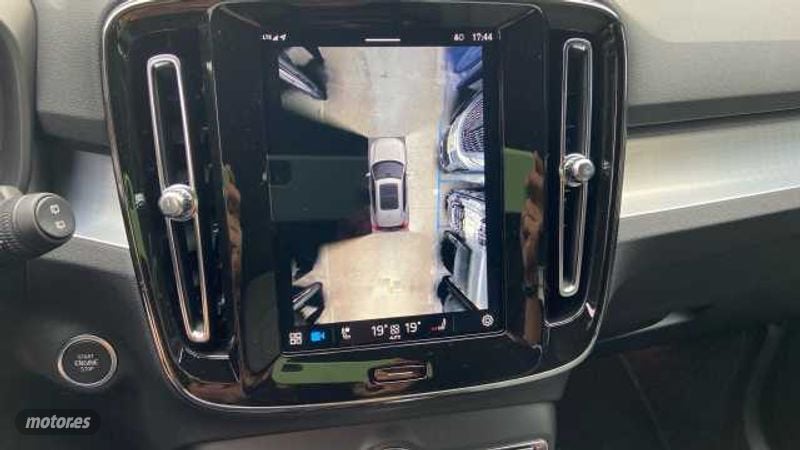 Volvo XC40 - foto 19