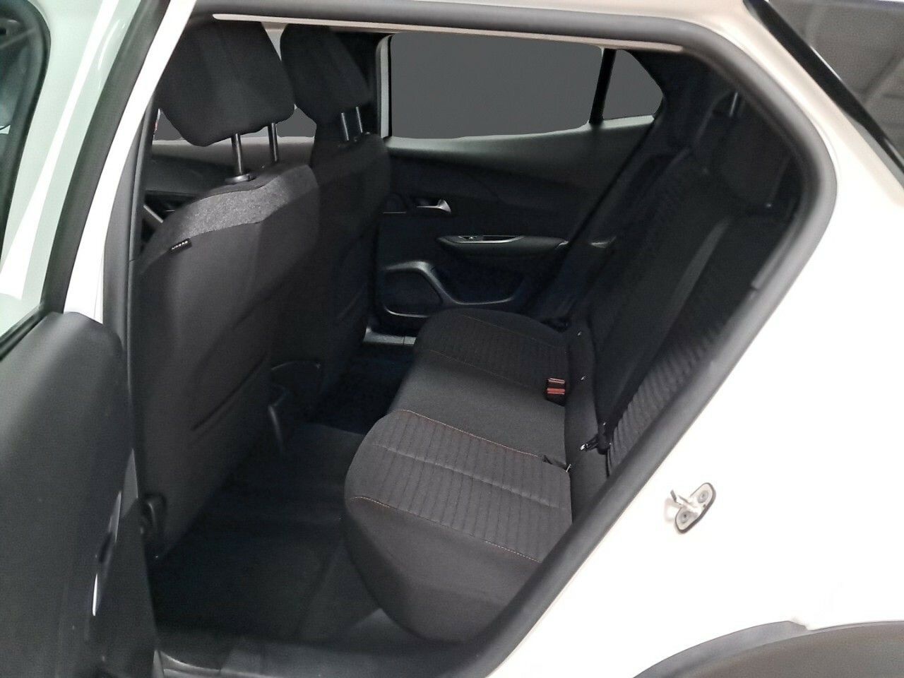 Peugeot 2008 Active Pack BlueHDI 81kW (110CV) - foto 9