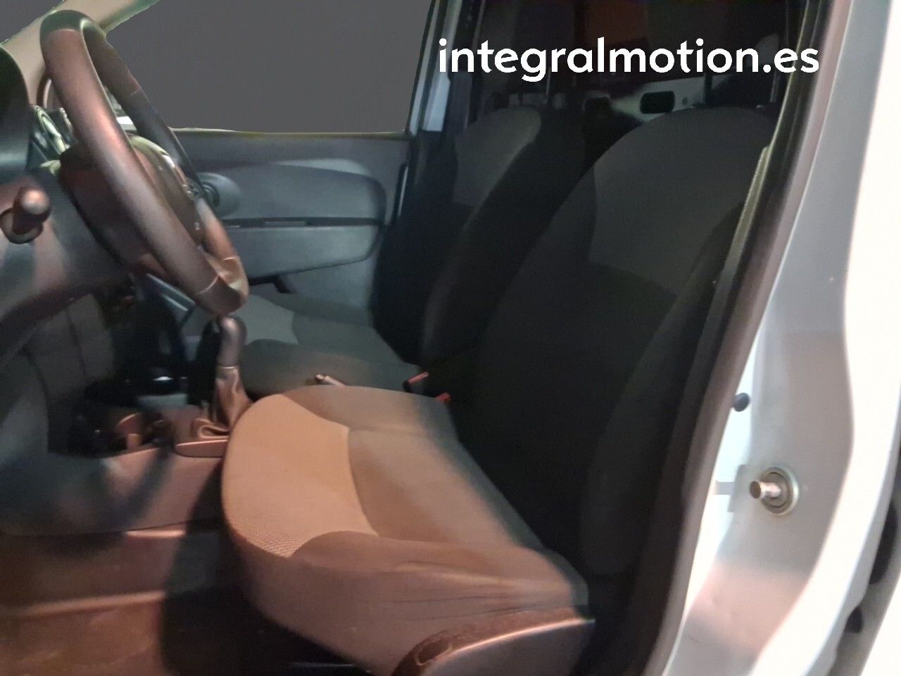 Dacia Dokker 1.6 GLP FURGON 110CV - foto 7