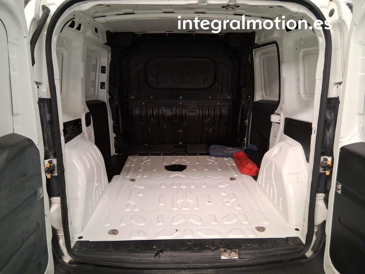 Fiat Doblò 1.3 MTJ FURGON 95CV - foto 6