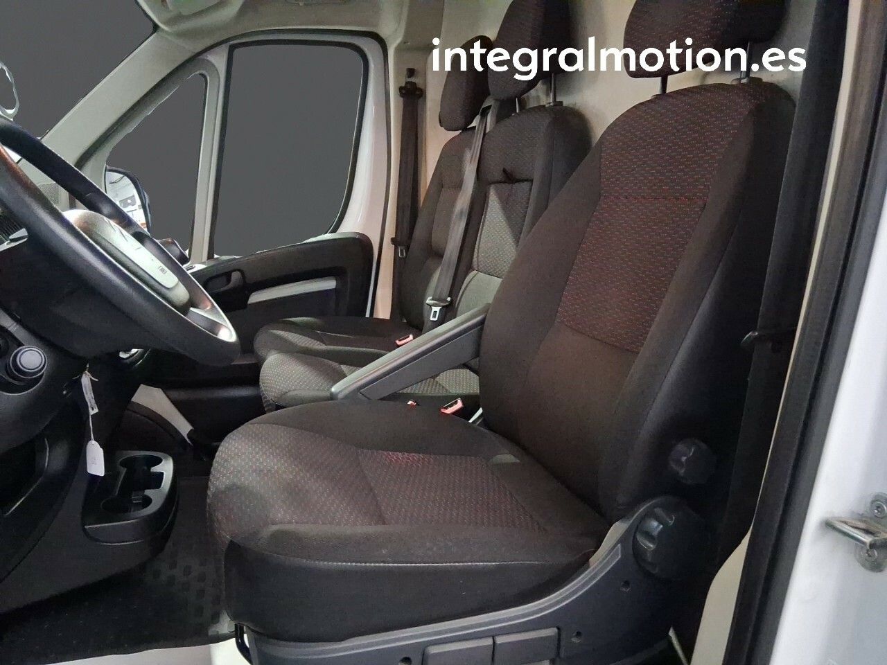 Citroën Jumper BlueHDi 103KW (140CV) Furgón 35L3H3 - foto 7