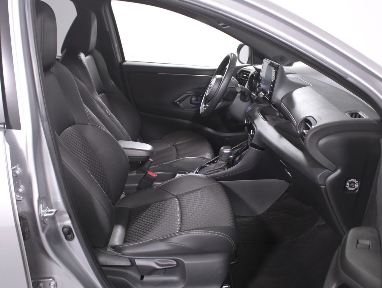 Toyota Yaris 1.5 VVT-I HYBRID STYLE 5P - foto 5