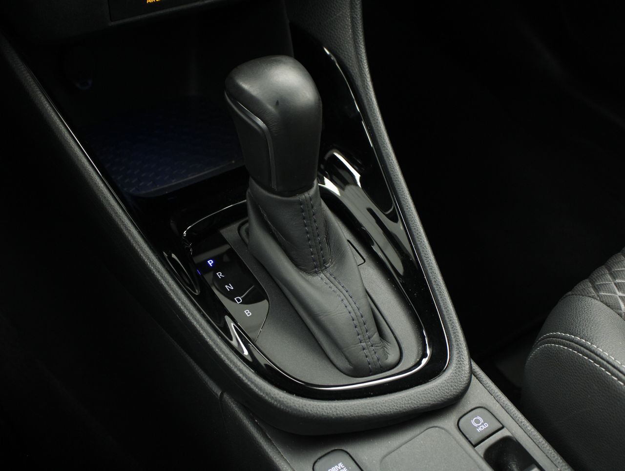 Toyota Yaris 1.5 VVT-I HYBRID STYLE 5P - foto 10