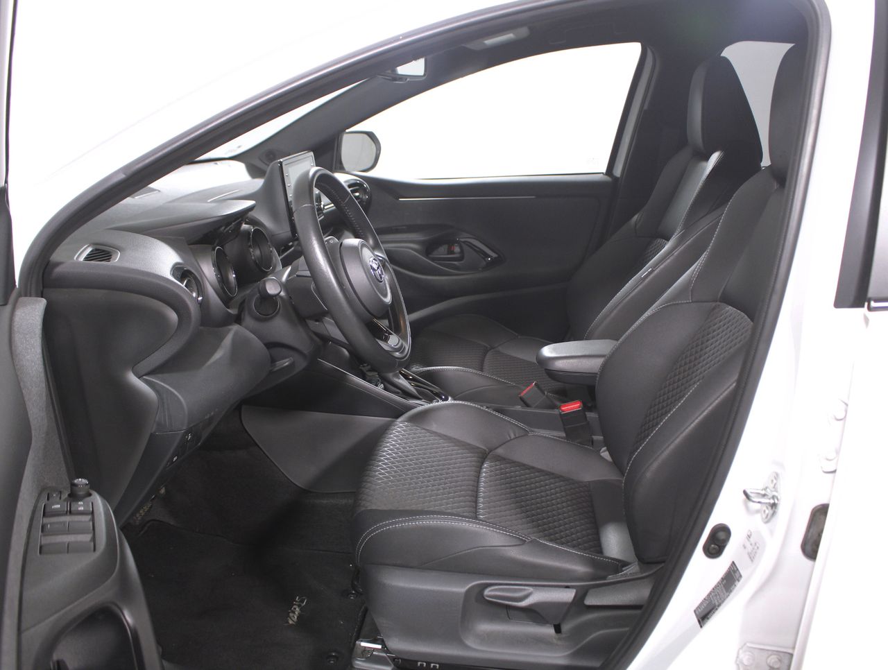 Toyota Yaris 1.5 VVT-I HYBRID STYLE 5P - foto 26