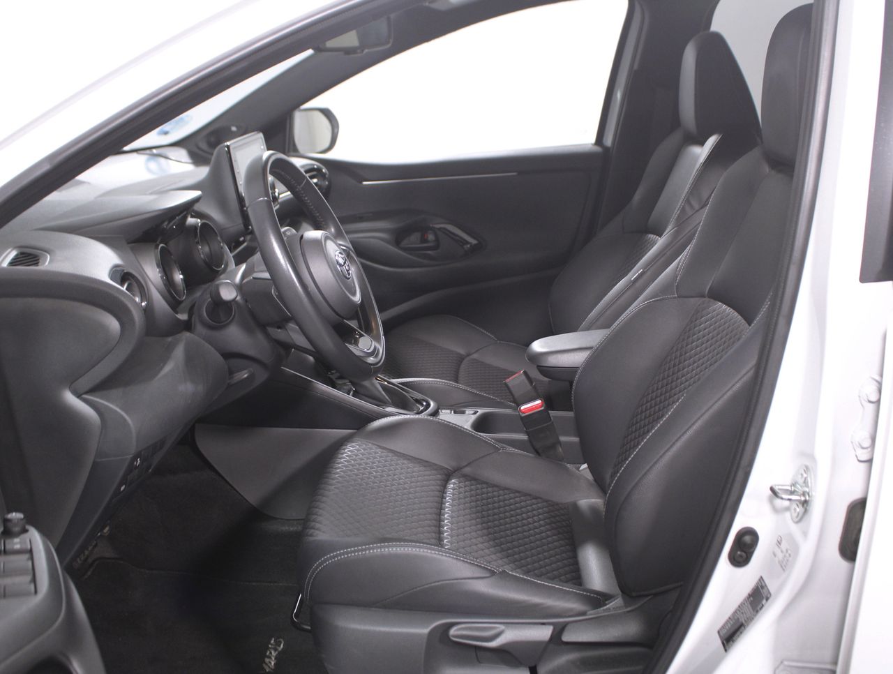 Toyota Yaris 1.5 VVT-I HYBRID STYLE 5P - foto 27