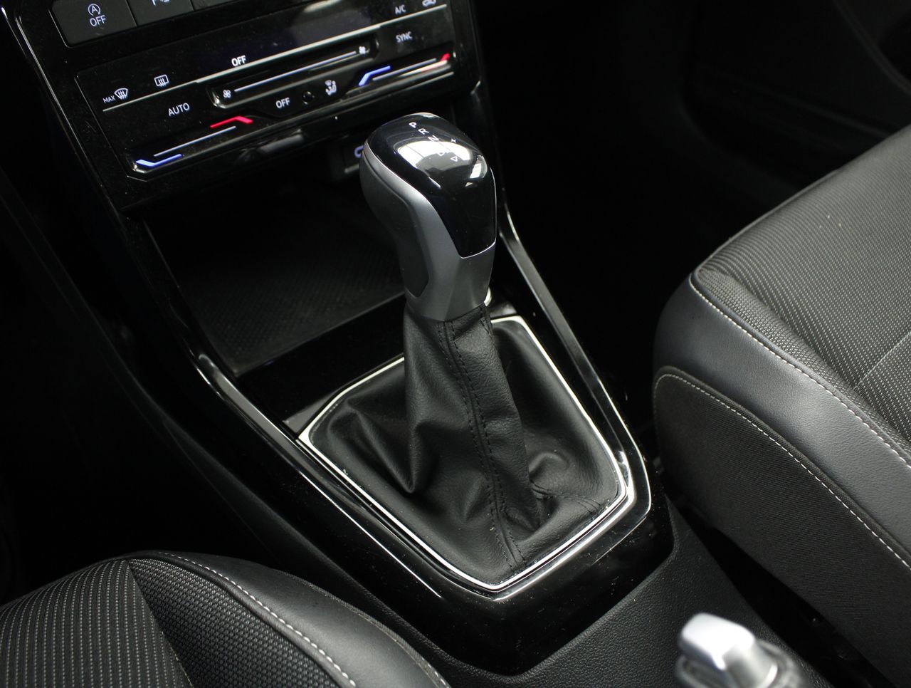 Volkswagen T-Cross SPORT 1.0 TSI 81 KW (110 CV ) AUTOMßTICO  - foto 10