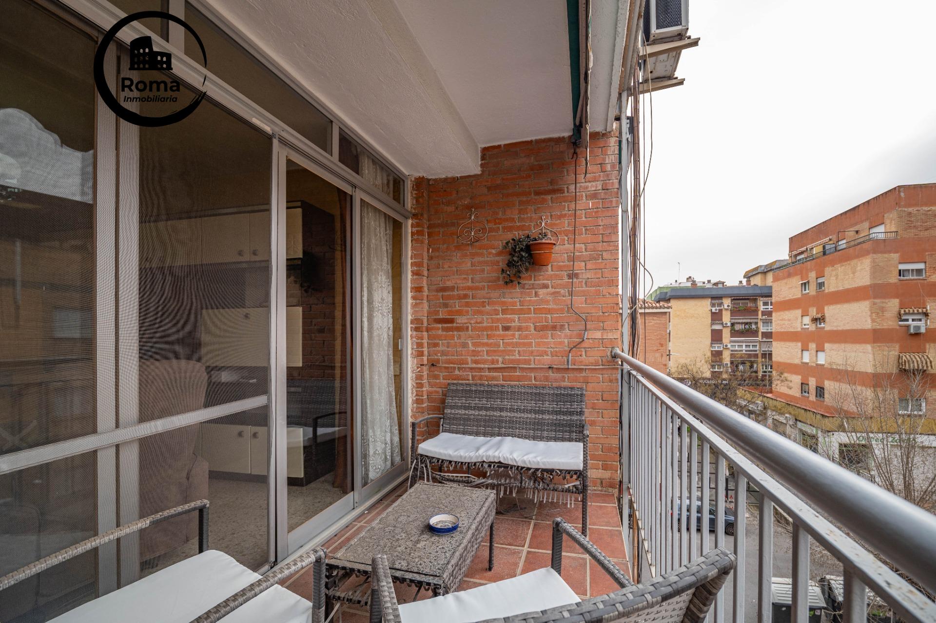 Luminoso piso exterior con terraza junto a Avenida de Dílar  - foto 17