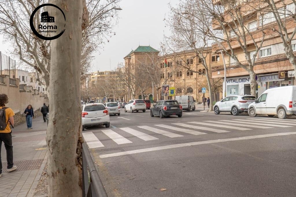 Venta de magnífico local en Avenida Doctor Olóriz - foto 34