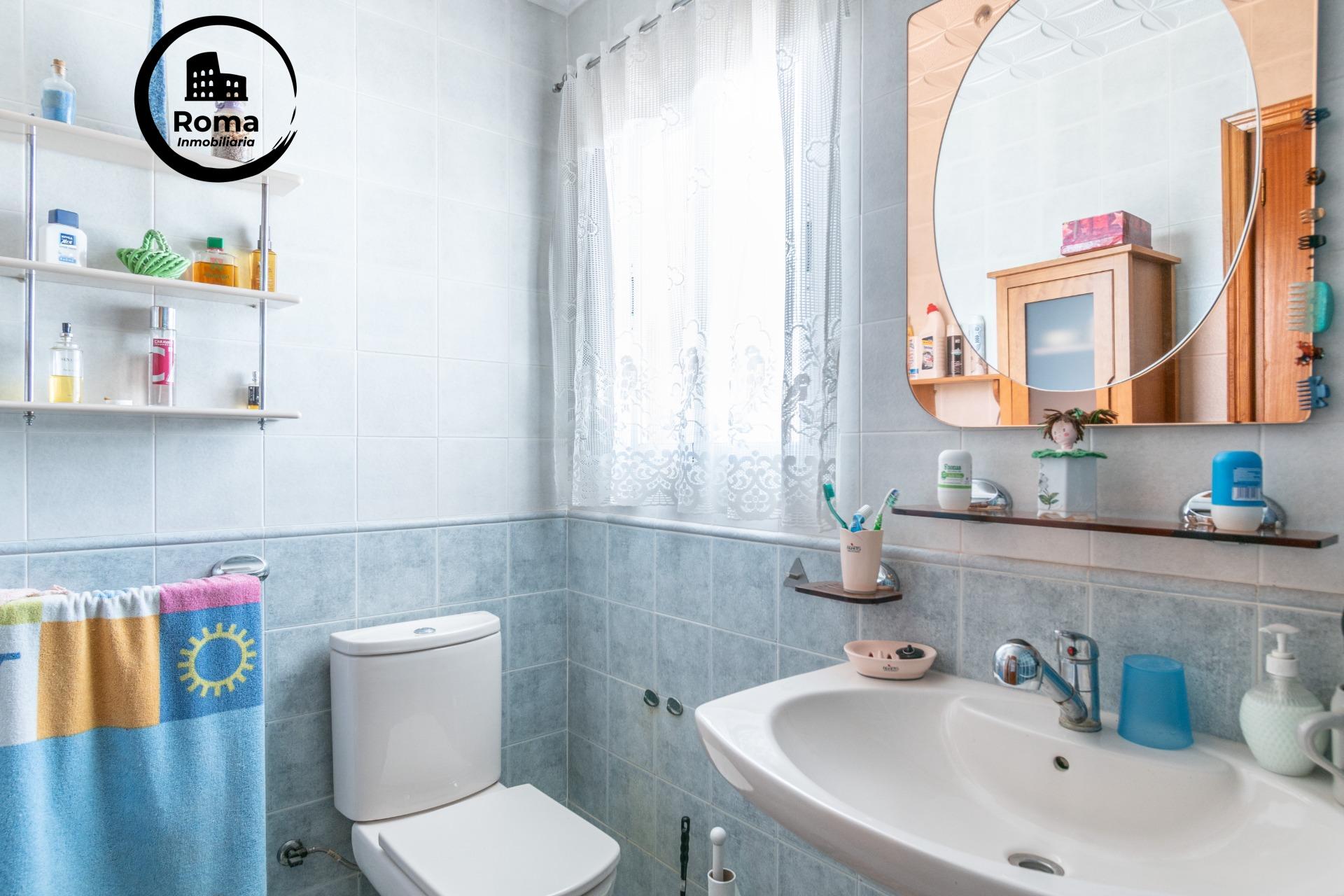 Gran Casa en Esquina en Atarfe – 4 Dormitorios, Piscina, Gar - foto 23