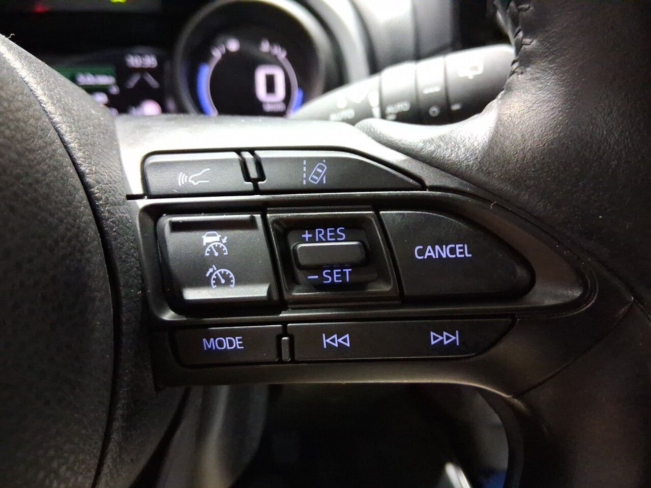 Toyota Yaris 1.5 120H Active Tech - foto 13