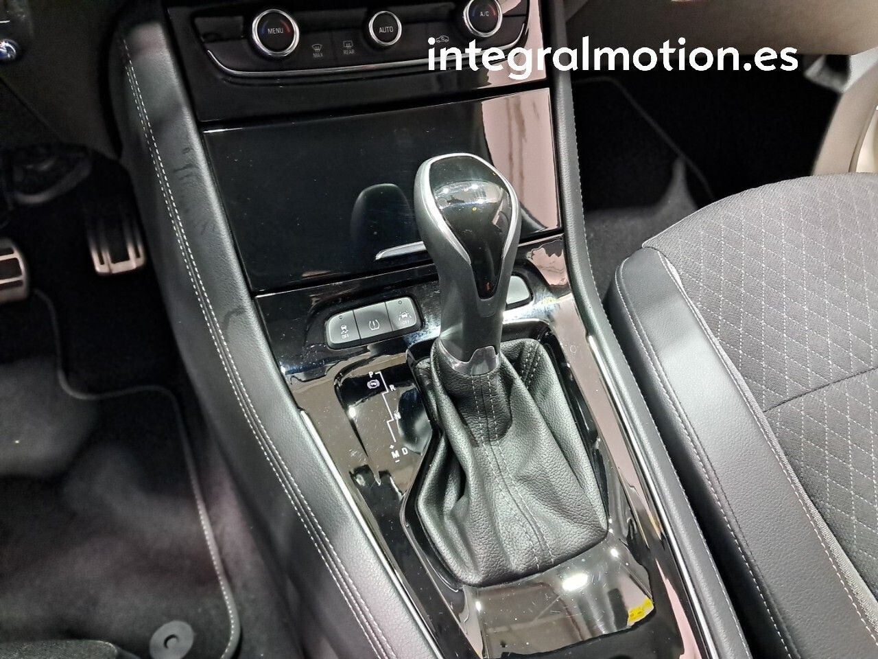 Opel Grandland X 1.2 Turbo Ultimate Auto - foto 18