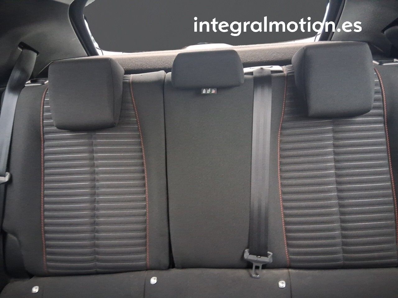 Peugeot 2008 Active BlueHDI 100 S&S BVM6 - foto 20