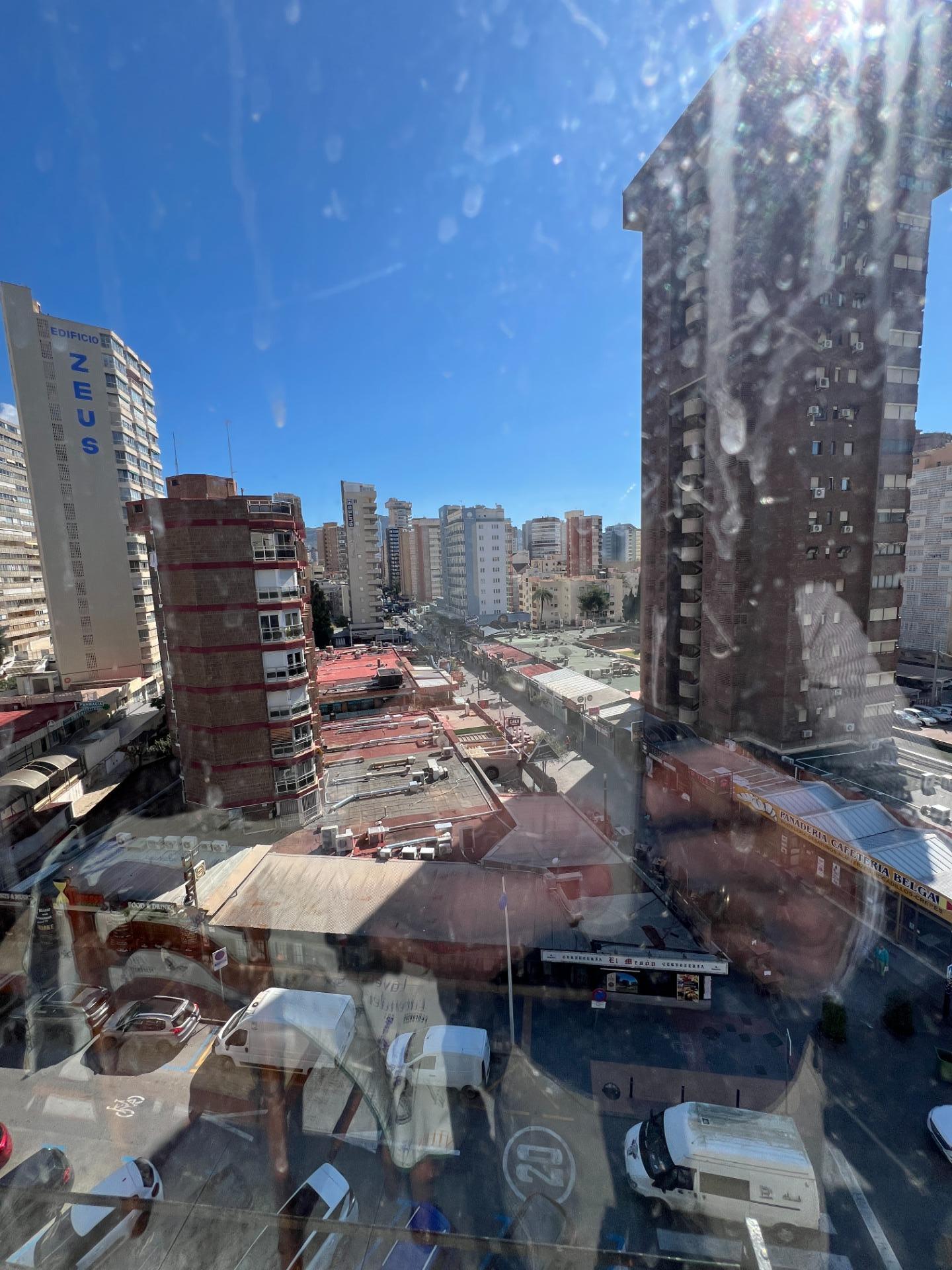 Piso céntrico de 3 dormitorios en Benidorm - foto 5