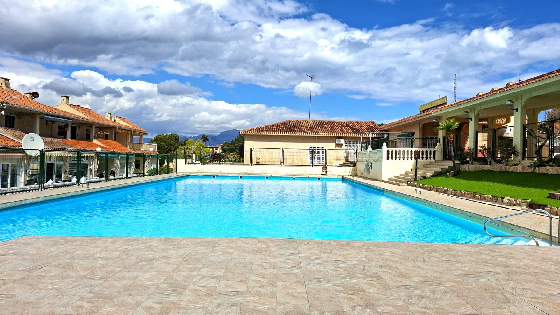 APARTAMNETO CON PISCINA,PARKING............... - foto 16