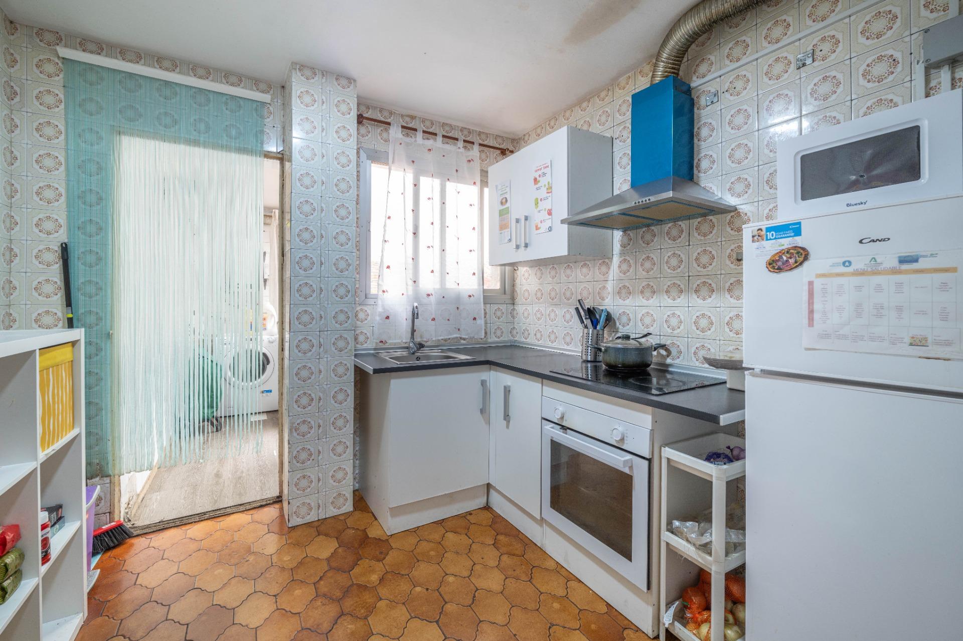 Piso con gran patio y 4 dormitorios en Zona Traumatología/Be - foto 7