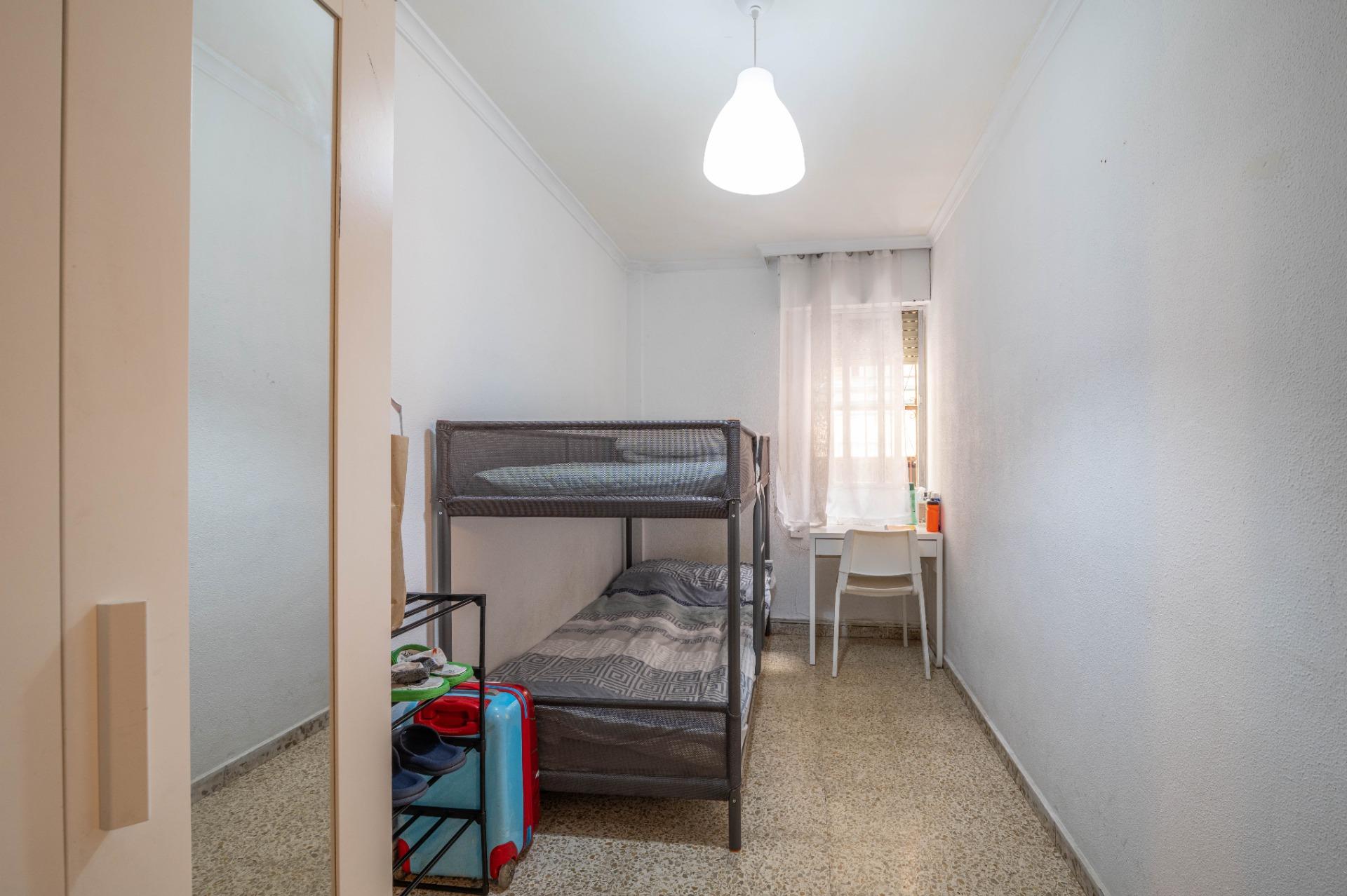 Piso con gran patio y 4 dormitorios en Zona Traumatología/Be - foto 32