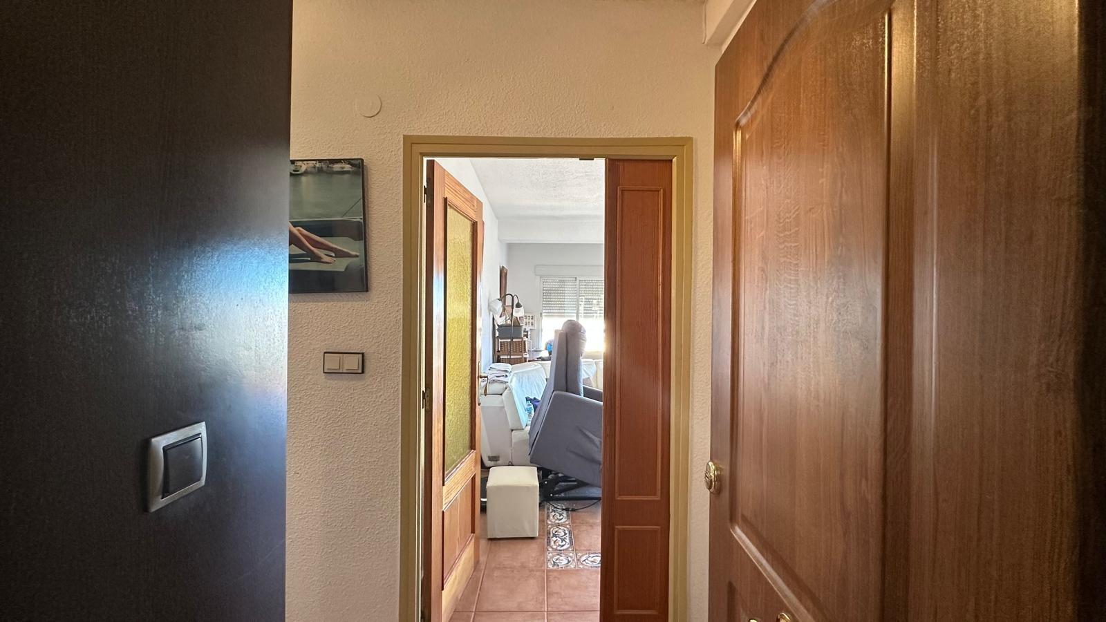 APARTAMENTO DE 3 HAB Y 1 BAÑO CON TERRAZA EN TORREVIEJA A 30 - foto 16