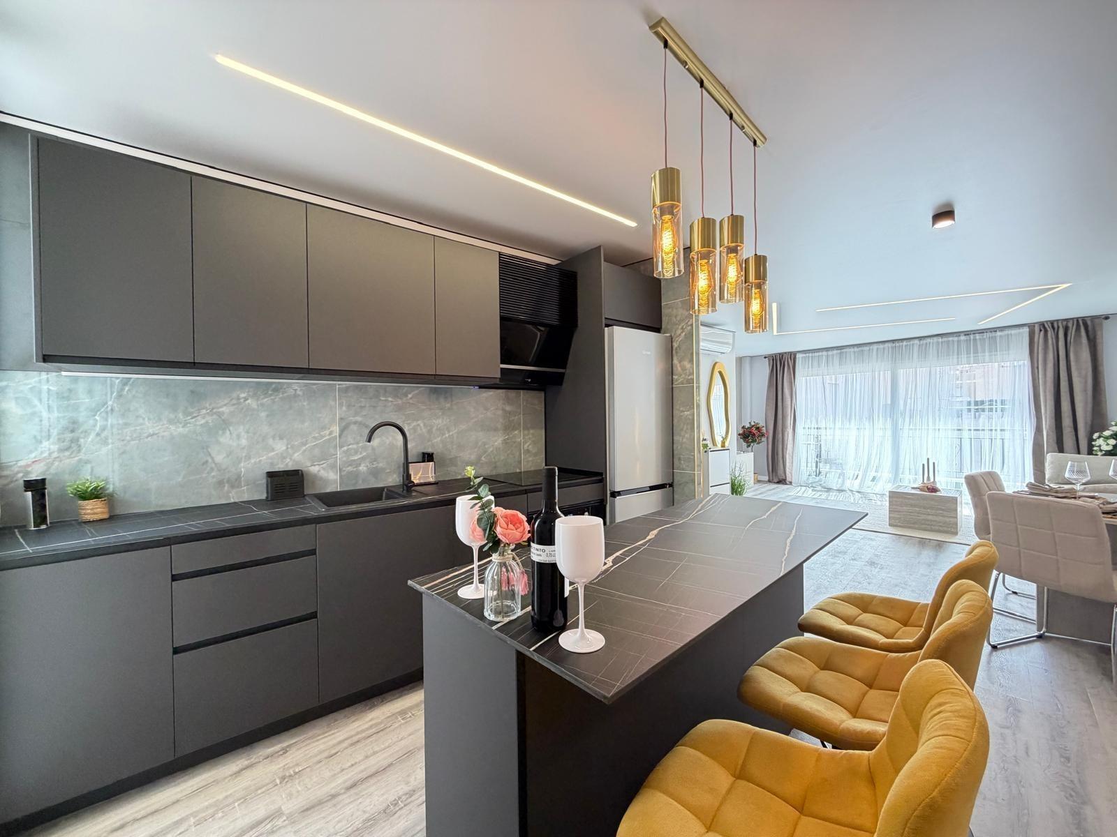 APARTAMENTO TOTALMENTE REFORMADO CON VISTAS AL MAR Y A 200 M - foto 28