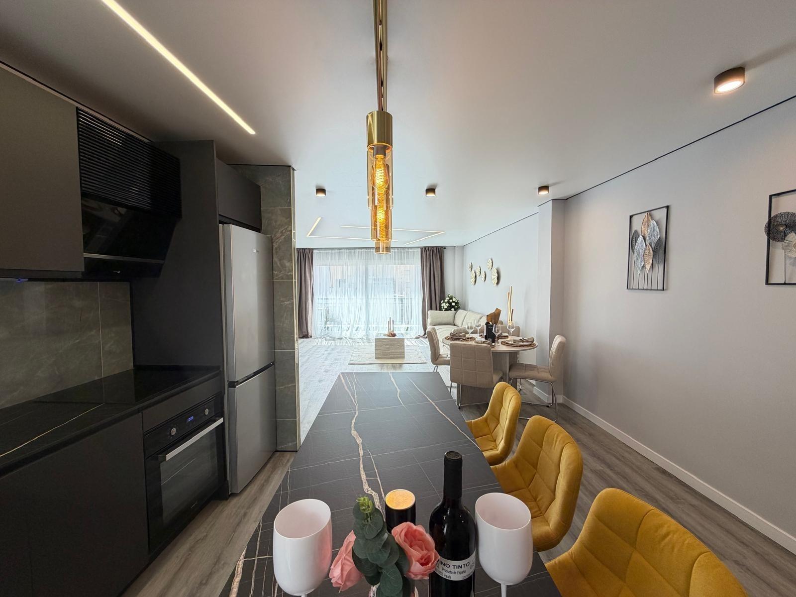 APARTAMENTO TOTALMENTE REFORMADO CON VISTAS AL MAR Y A 200 M - foto 29