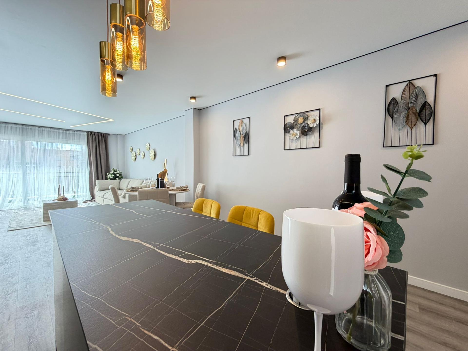 APARTAMENTO TOTALMENTE REFORMADO CON VISTAS AL MAR Y A 200 M - foto 30