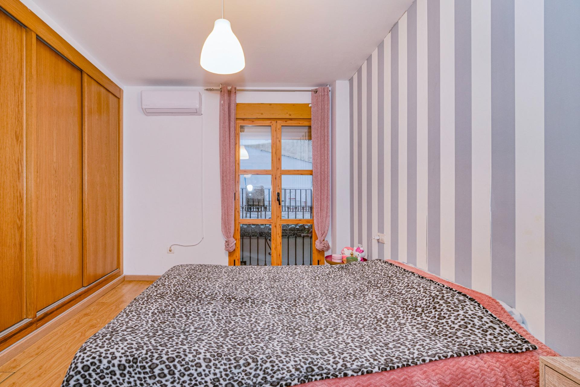 PRECIOSO DUPLEX JUNTO AL HOSPITAL REAL - foto 23