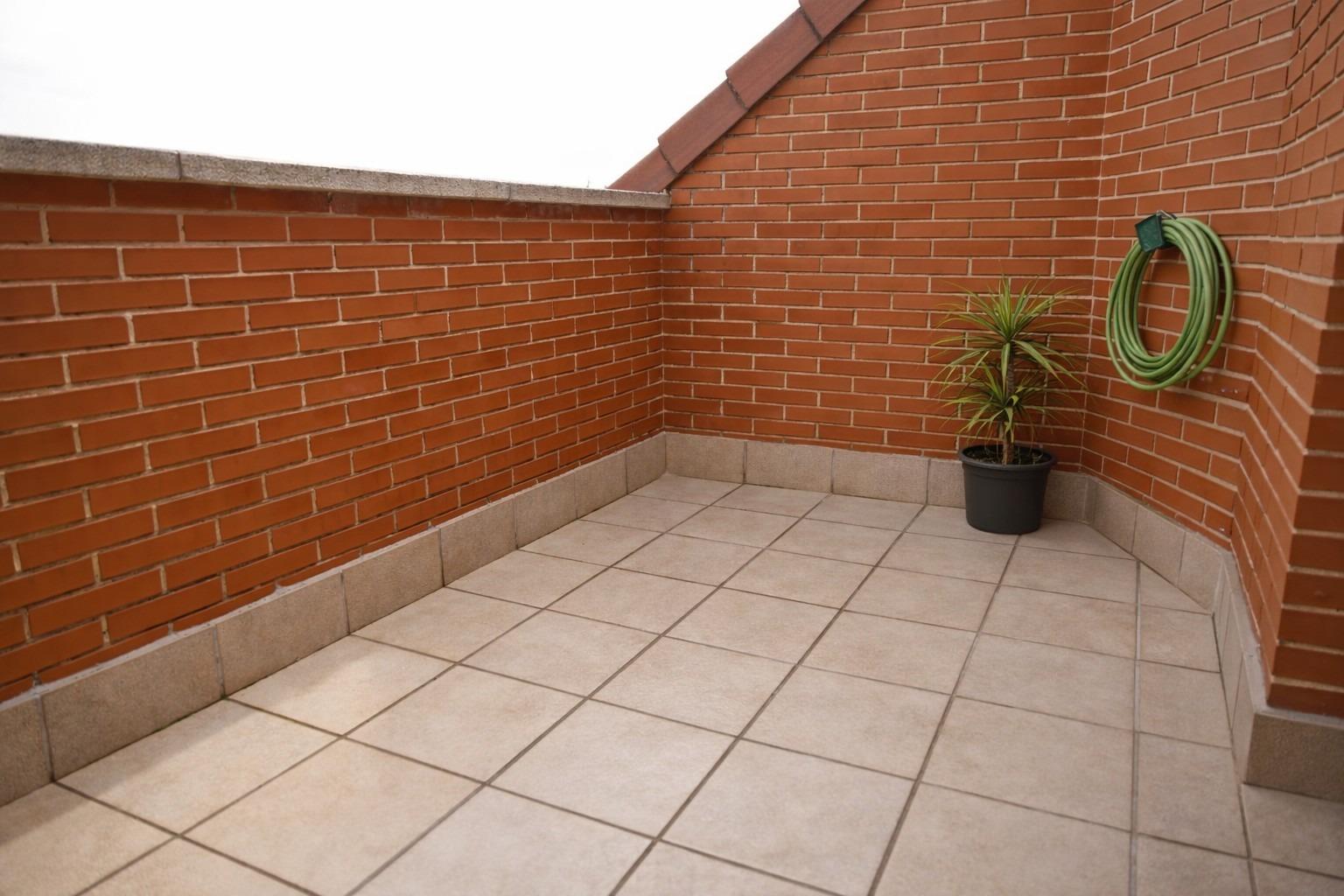 Luminoso dúplex con dos terrazas muy bien ubicado, con ascen - foto 8