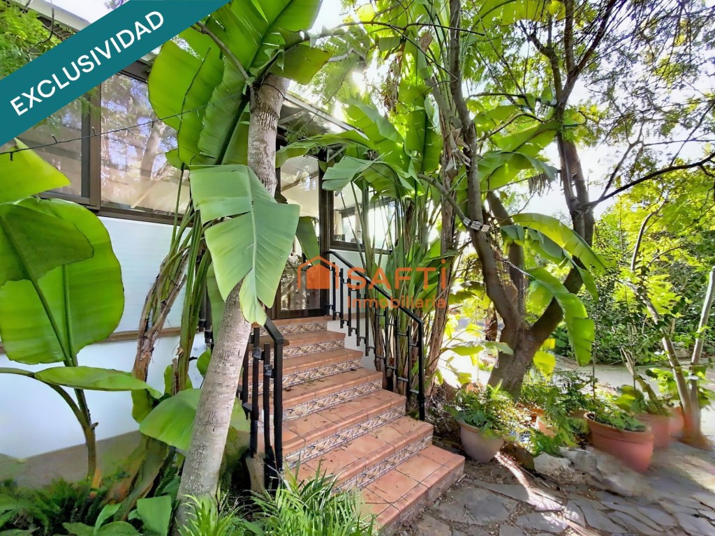 Propiedad única con dos viviendas y jardín. - foto 3