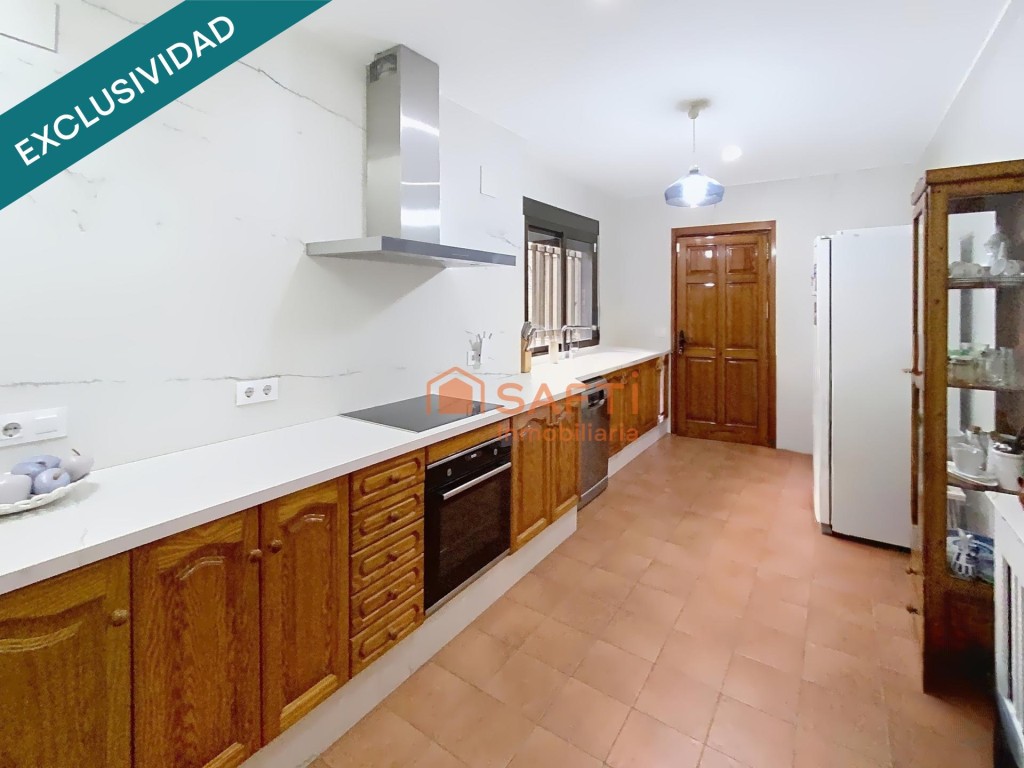 Propiedad única con dos viviendas y jardín. - foto 12