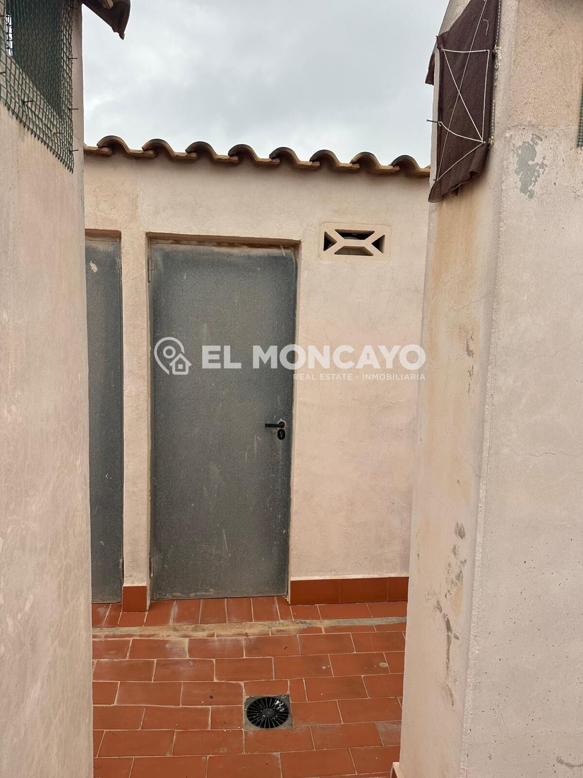 Maravilloso apartamento con vistas despejadas cerca de las p - foto 18