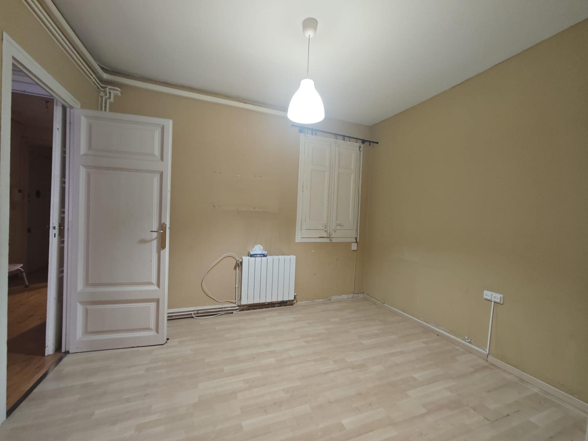 Encanto histórico en el corazón de Barcelona – Calle Casp - foto 6