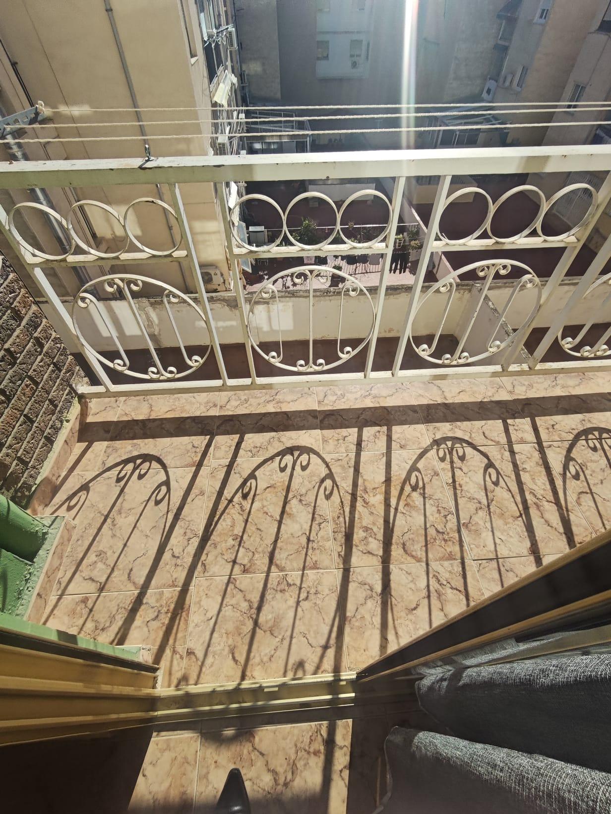 ALQUILER PISO MUY LUMINOSO EN ELDA - foto 3