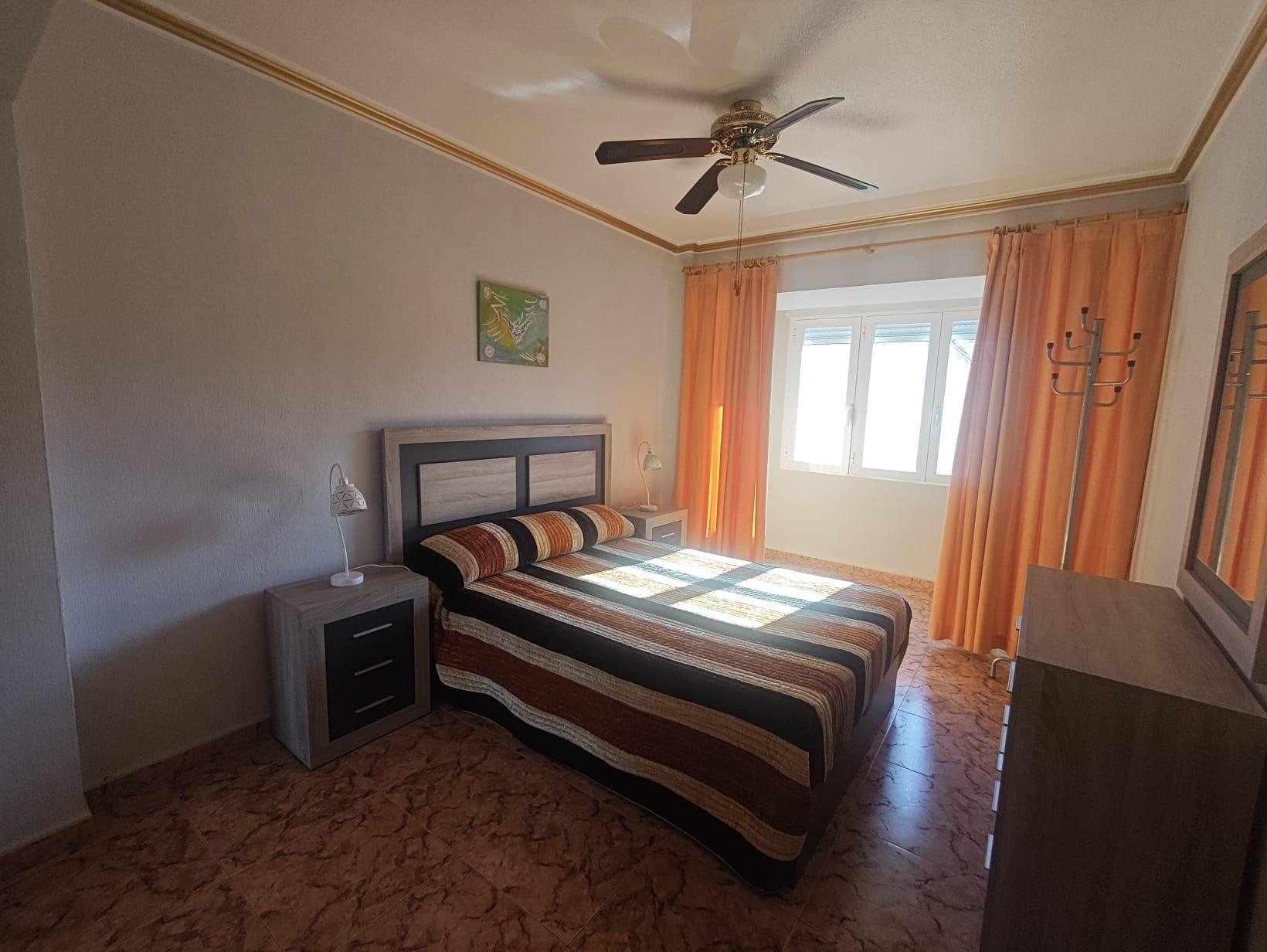 ALQUILER PISO MUY LUMINOSO EN ELDA - foto 9