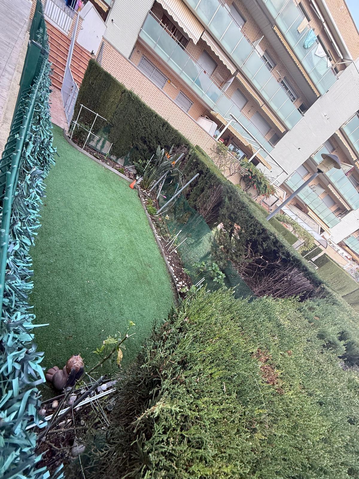 Bajos esquinero con terraza, piscina frente al Mar en Cubell - foto 19