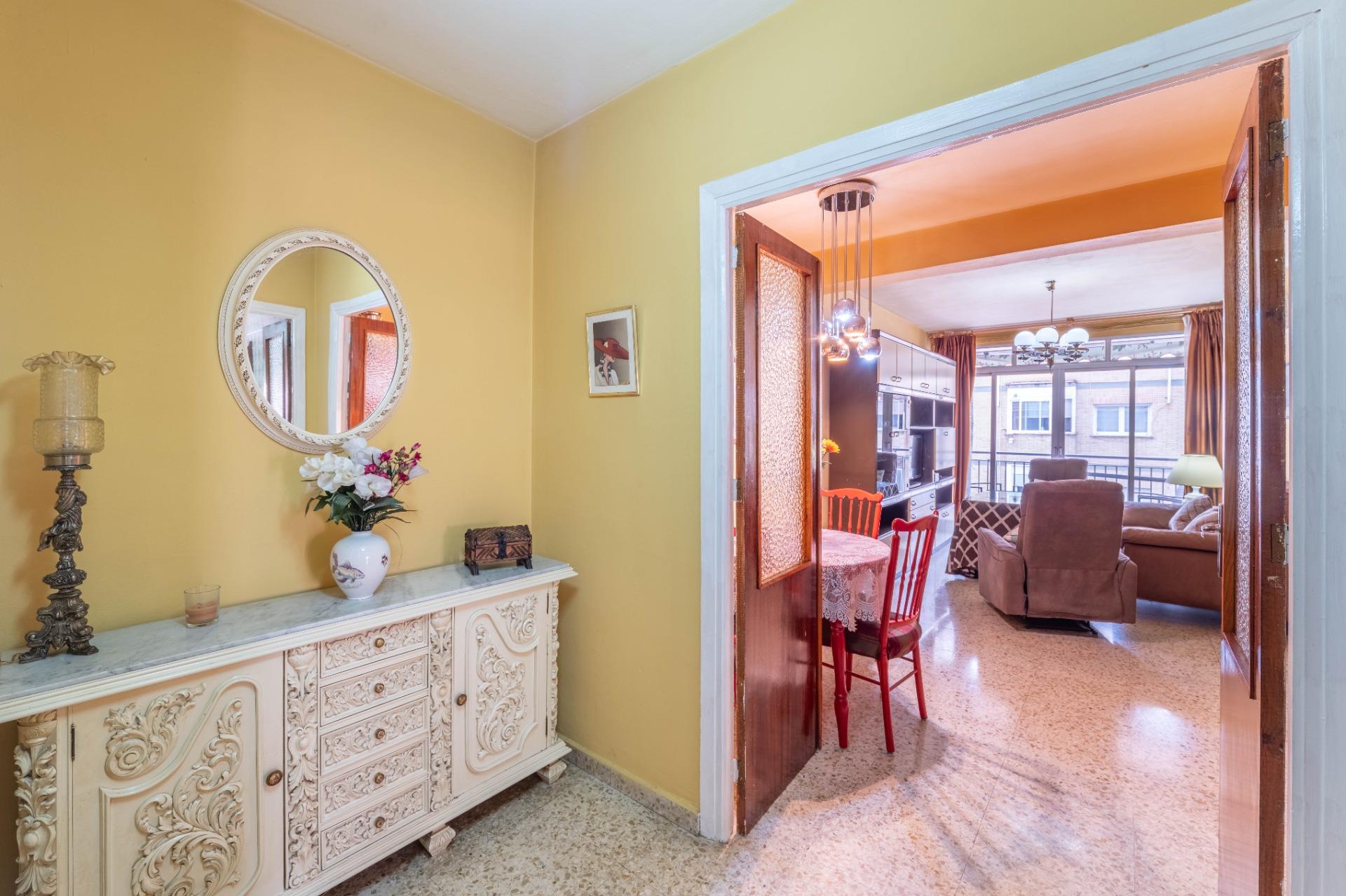 Luminoso piso exterior con terraza junto a Avenida de Dílar  - foto 5