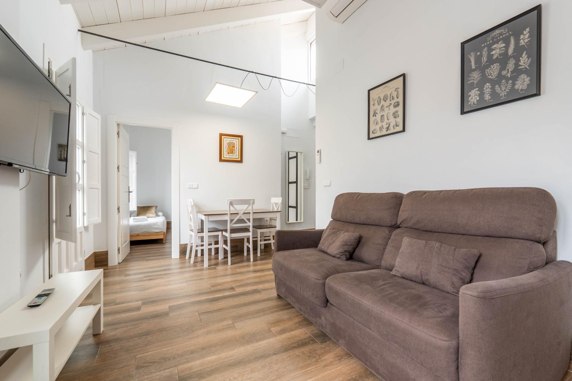 Casa de lujo de 4 plantas con ascensor junto a Plaza de Gracia