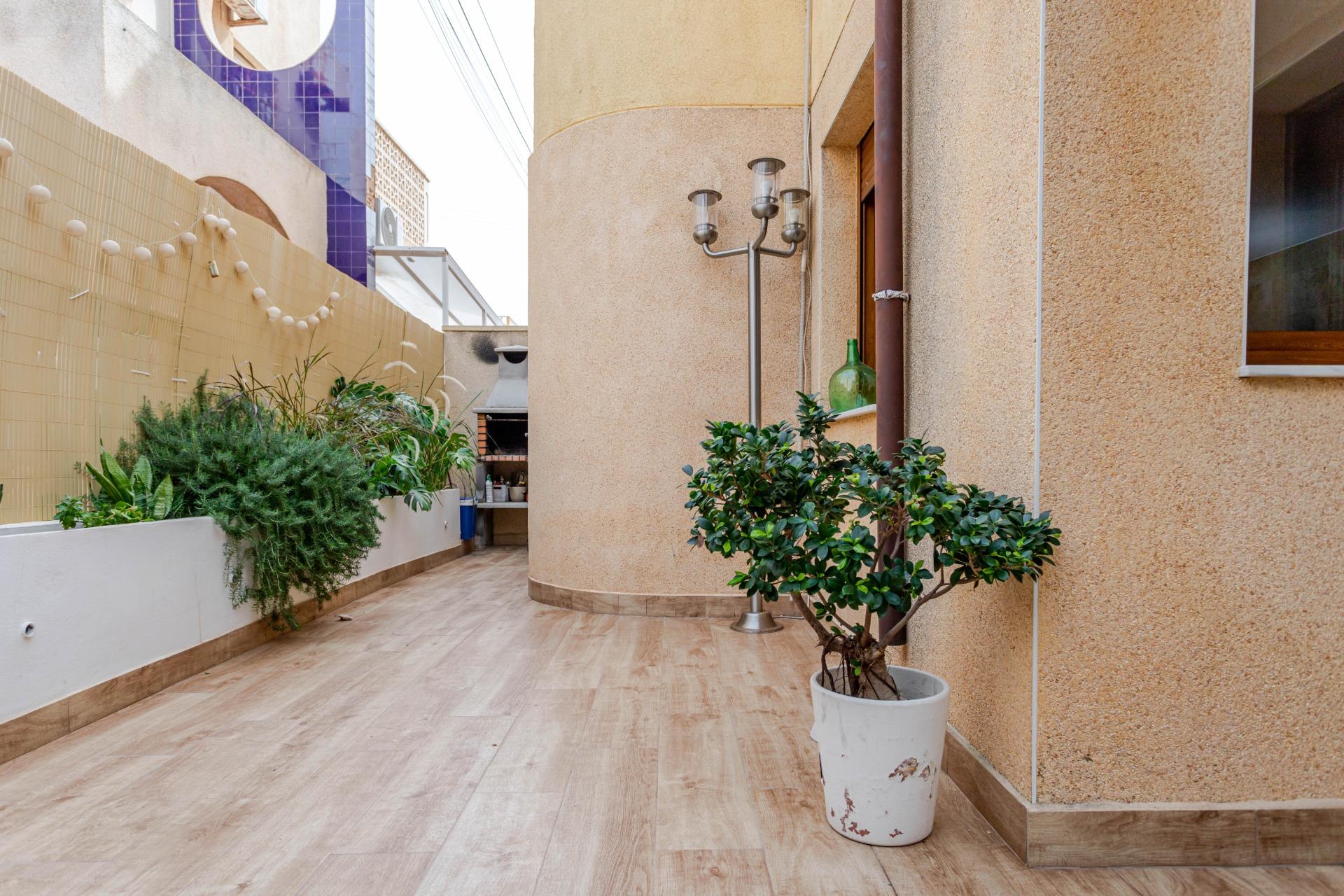 Chalet Pareado con Excelente Ubicación en Los Frutales - foto 26