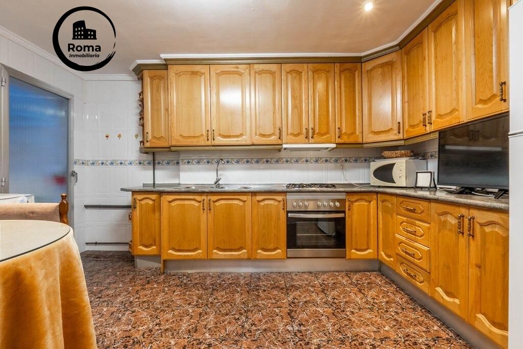 Piso con licencia de alquiler turístico en pleno centro de G - foto 14